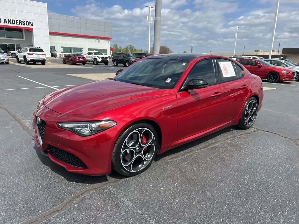 Used 2023 Alfa Romeo Giulia Veloce image 1