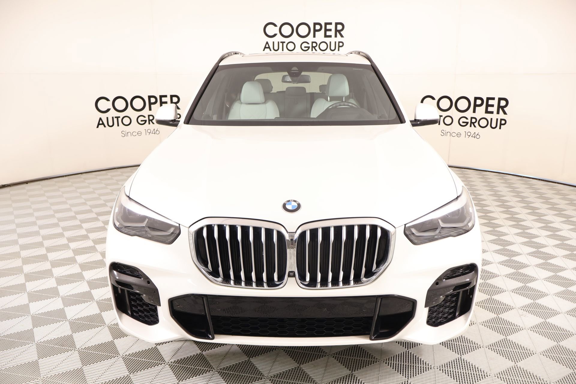 Used 2023 BMW X5 xDrive40i w/ M Sport Package AWD/4WD image 10