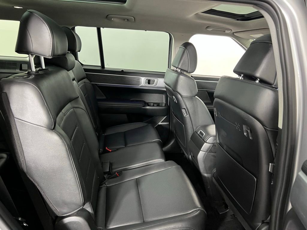 Used 2024 Hyundai Santa Fe Limited image 31