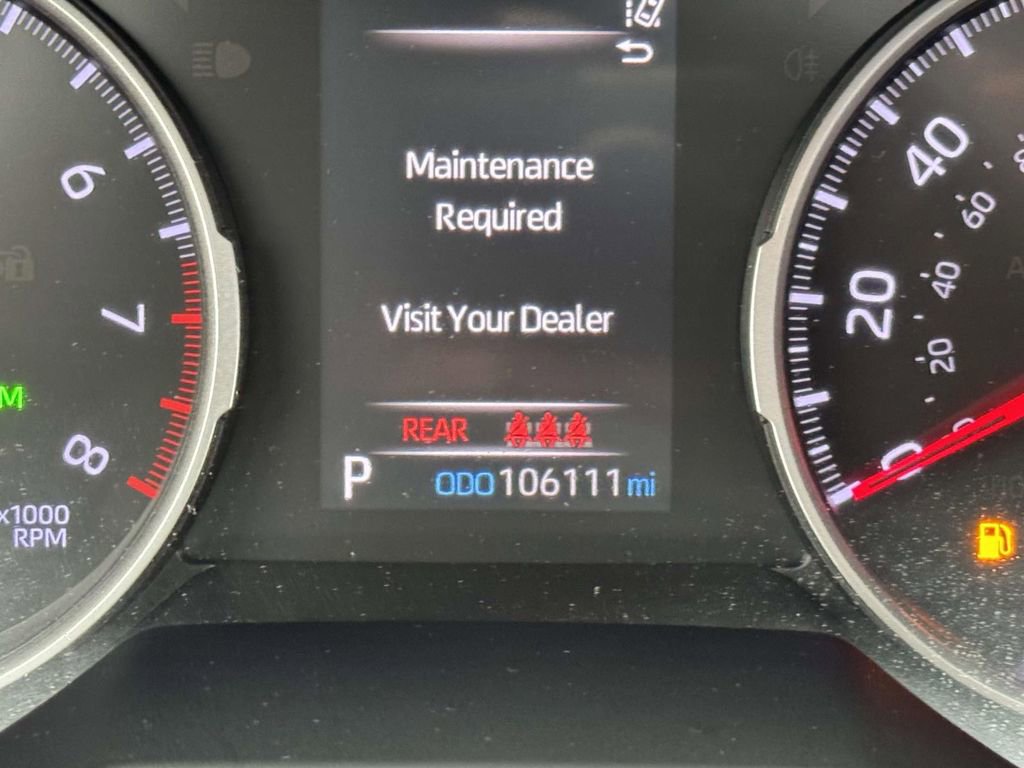 Used 2020 Toyota RAV4 XLE Premium image 13