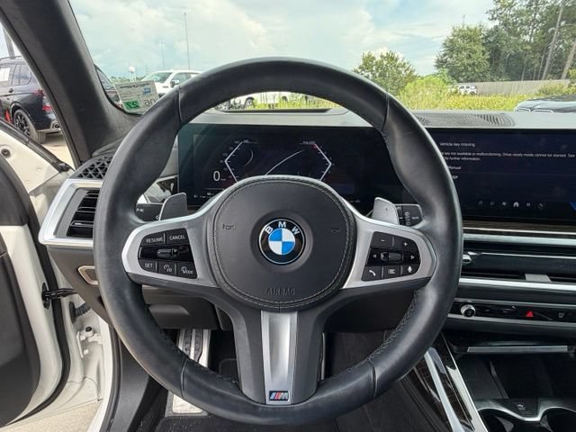 Used 2024 BMW X7 xDrive40i w/ M Sport Package AWD/4WD image 19