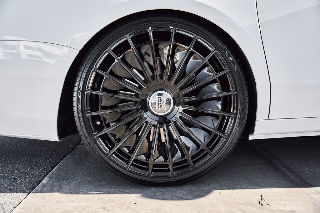 Used 2024 Rolls-Royce Ghost AWD/4WD image 18