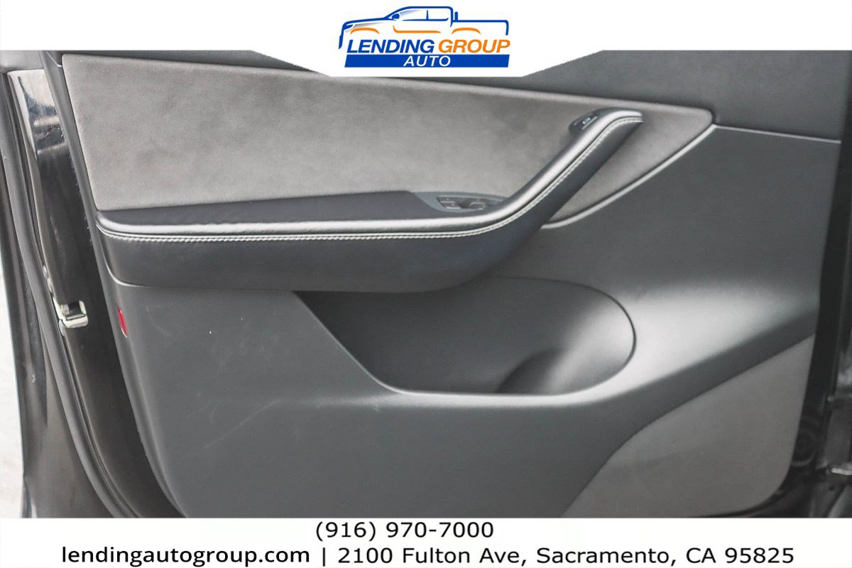 Used 2021 Tesla Model Y Long Range image 19