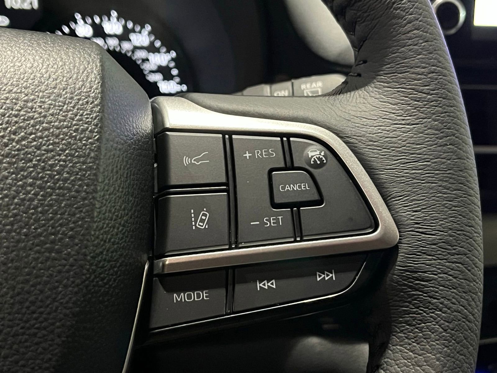 New 2026 Toyota Sienna XLE FWD image 25