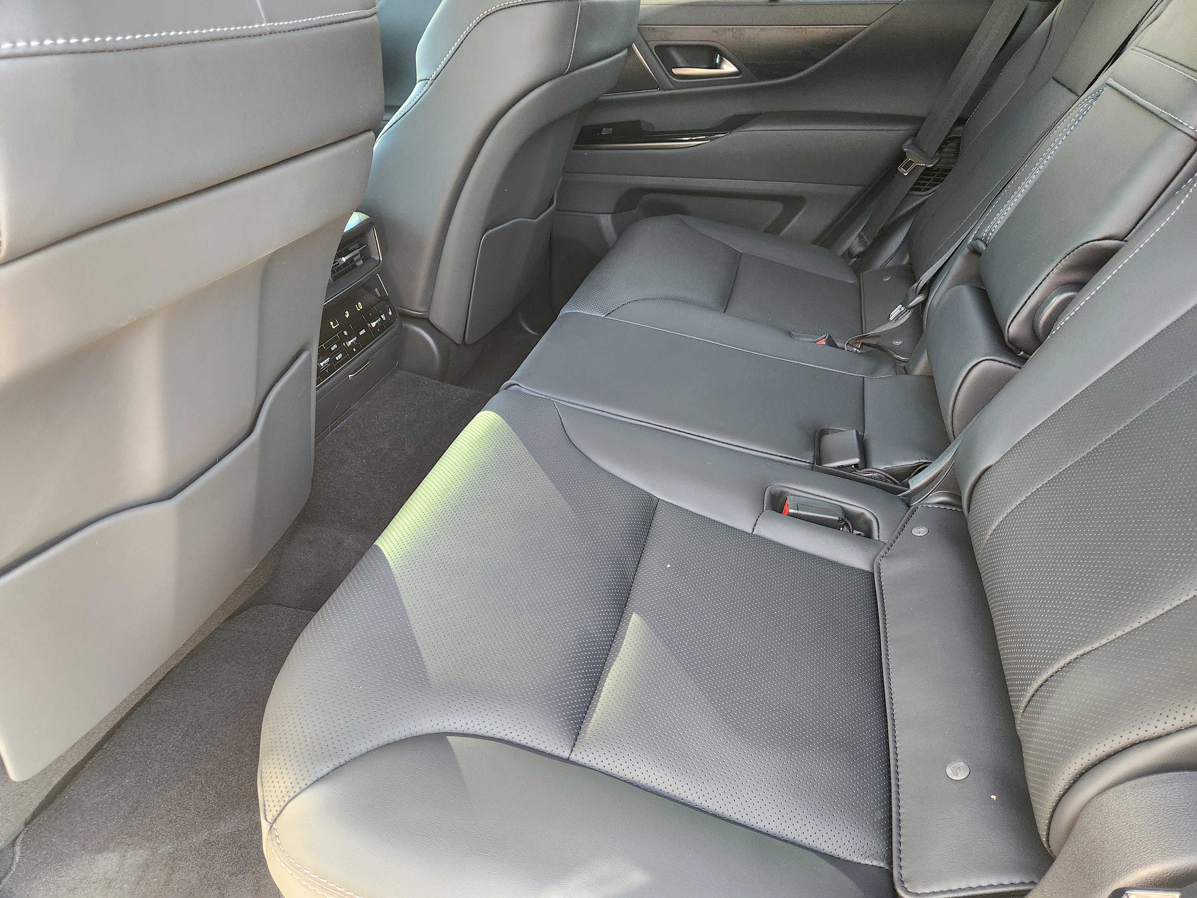 New 2026 Lexus LX 700h Luxury image 26