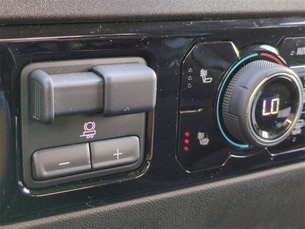 Used 2025 Chevrolet Silverado 2500 LT image 23