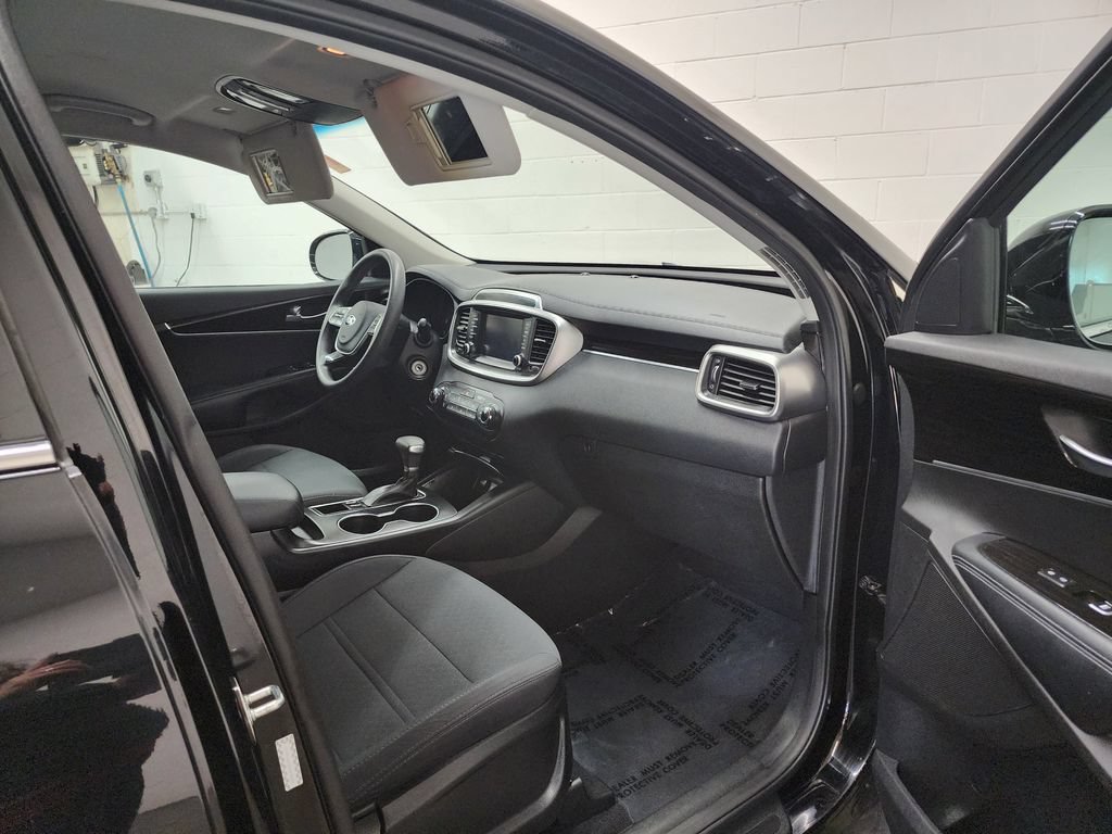 Used 2020 Kia Sorento LX FWD image 33