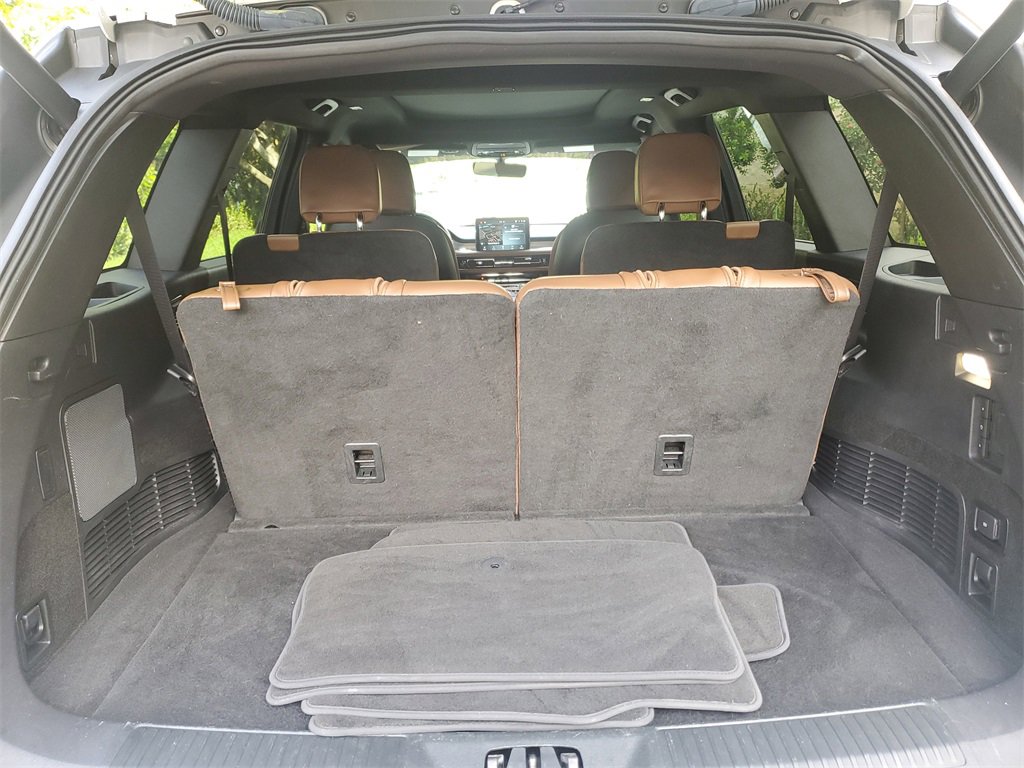 Certified 2023 Lincoln Aviator Reserve w/ Equipment Group 201A image 6