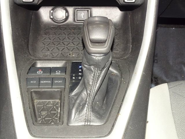Used 2021 Toyota RAV4 XLE w/ Convenience Package image 38