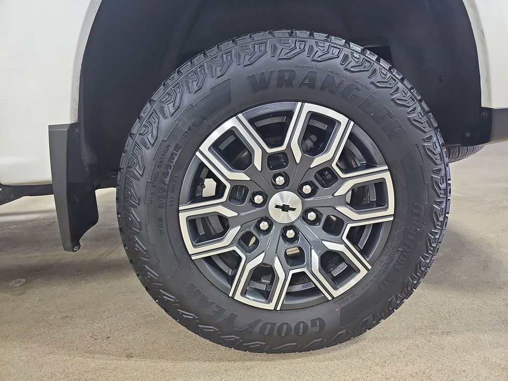 Certified 2023 Chevrolet Colorado Z71 w/ Z71 Convenience Package 2 image 37