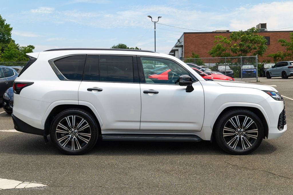 Used 2024 Lexus LX 600 4WD w/ Appearance Package image 8