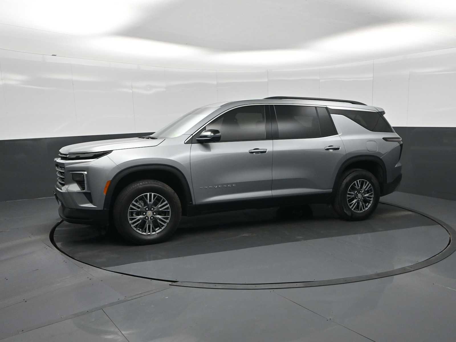 Used 2024 Chevrolet Traverse LT image 4