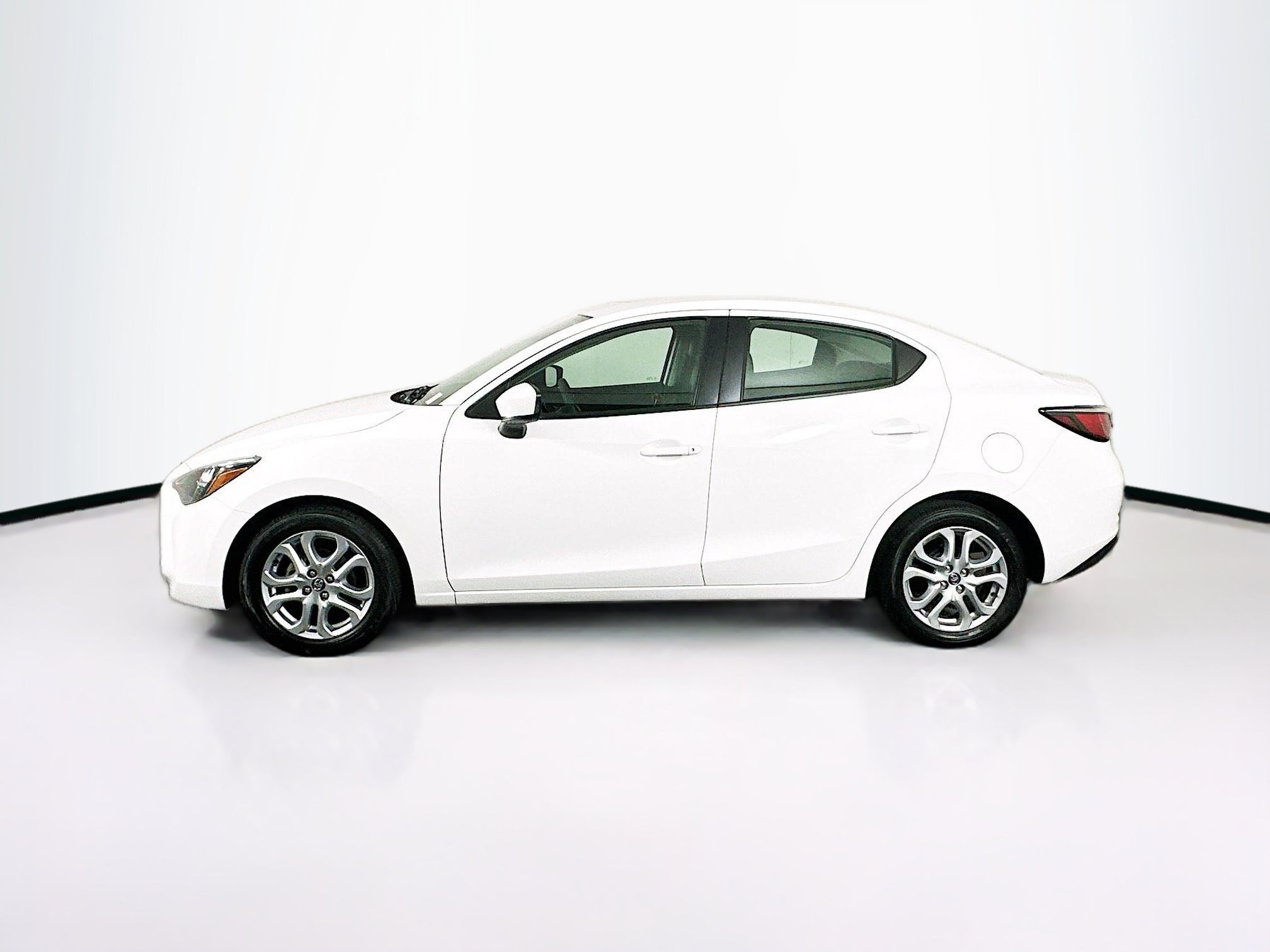 Used 2018 Toyota Yaris iA FWD image 4