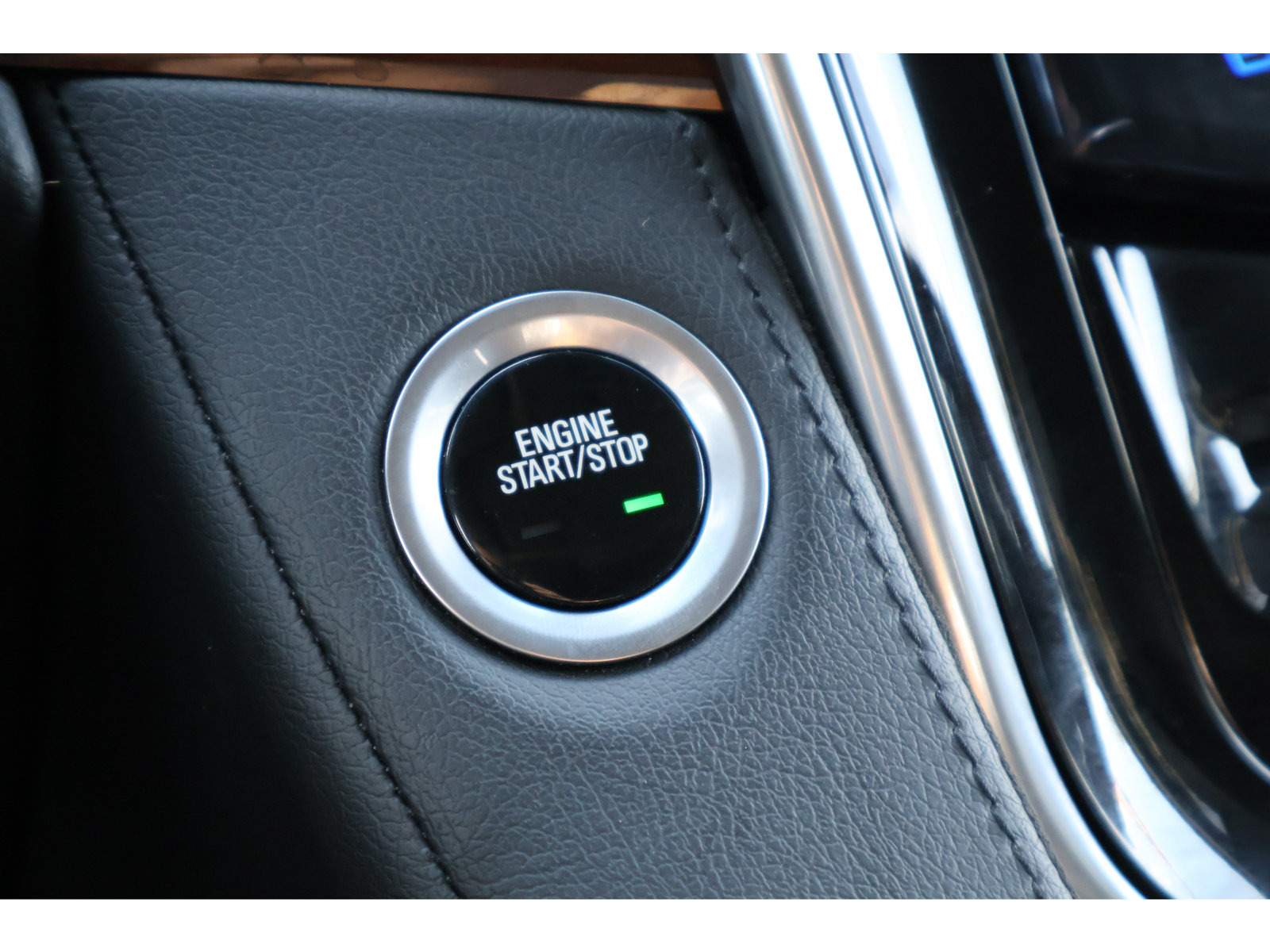 Used 2019 Cadillac Escalade Premium Luxury RWD image 9