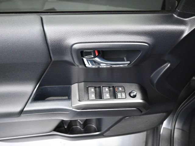 Used 2021 Toyota Tacoma TRD Off-Road image 23