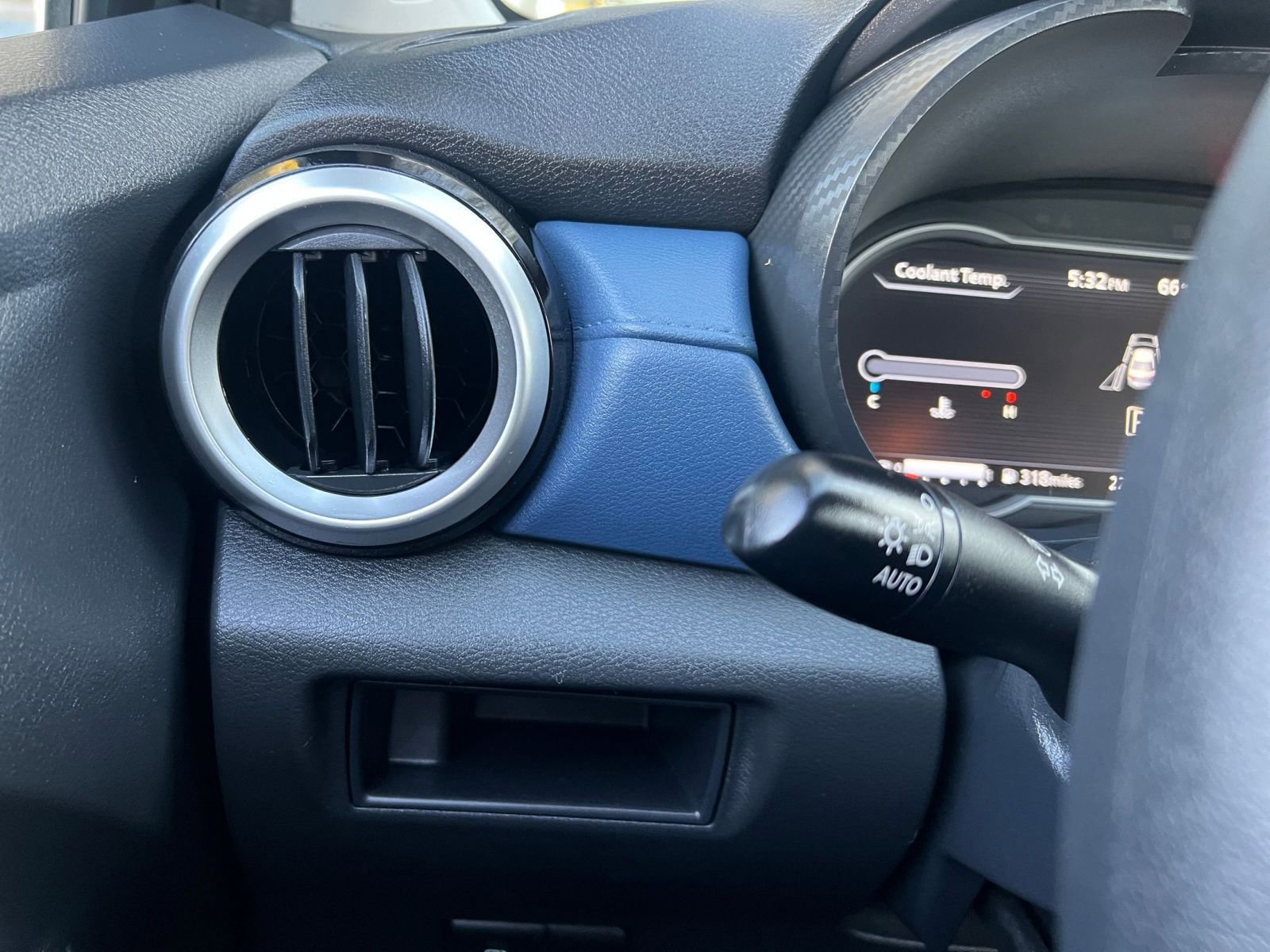 Used 2025 Nissan Versa SV image 32