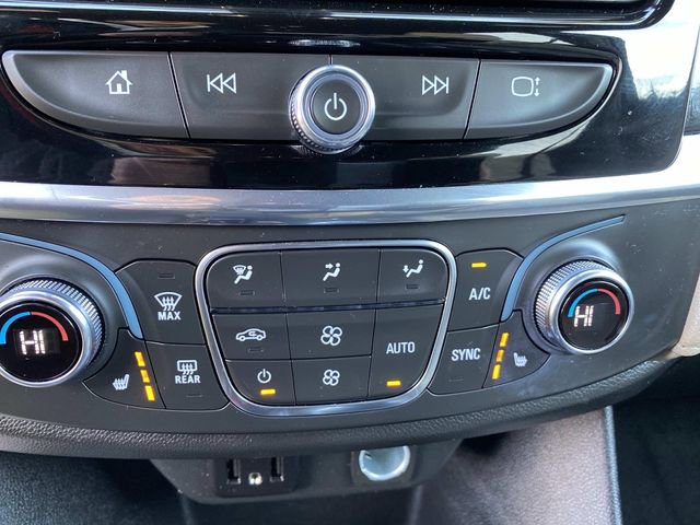 Used 2023 Chevrolet Traverse LT image 11