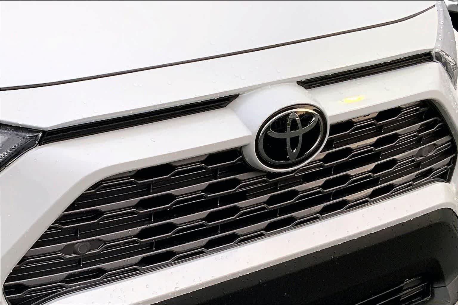 Used 2023 Toyota RAV4 Limited w/ Limited Grade Weather Package FWD image 29