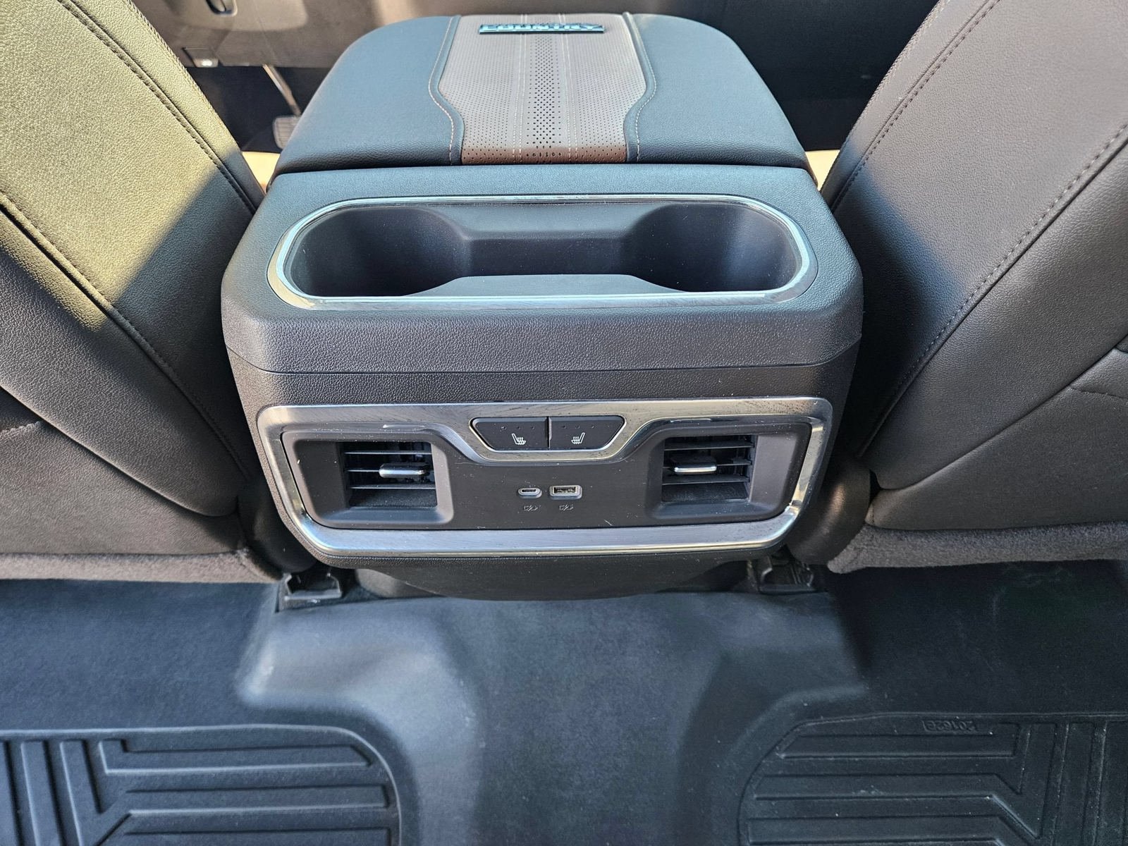 Used 2024 Chevrolet Silverado 3500 High Country w/ High Country Premium Package AWD/4WD image 26