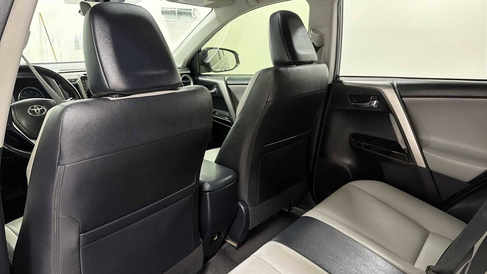 Used 2016 Toyota RAV4 Limited w/ Advanced Technology Package AWD/4WD image 25