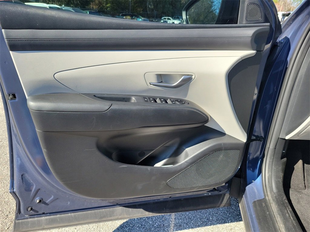 Certified 2025 Hyundai Tucson SE image 17