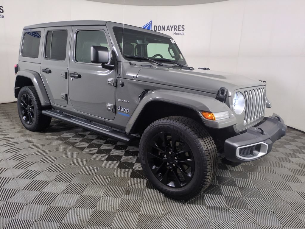 Used 2021 Jeep Wrangler Unlimited Sahara w/ Cold Weather Group AWD/4WD image 10