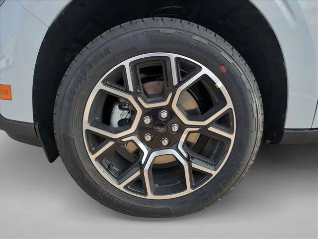 New 2026 Ford Maverick Lariat w/ 4K Tow Package AWD/4WD image 10