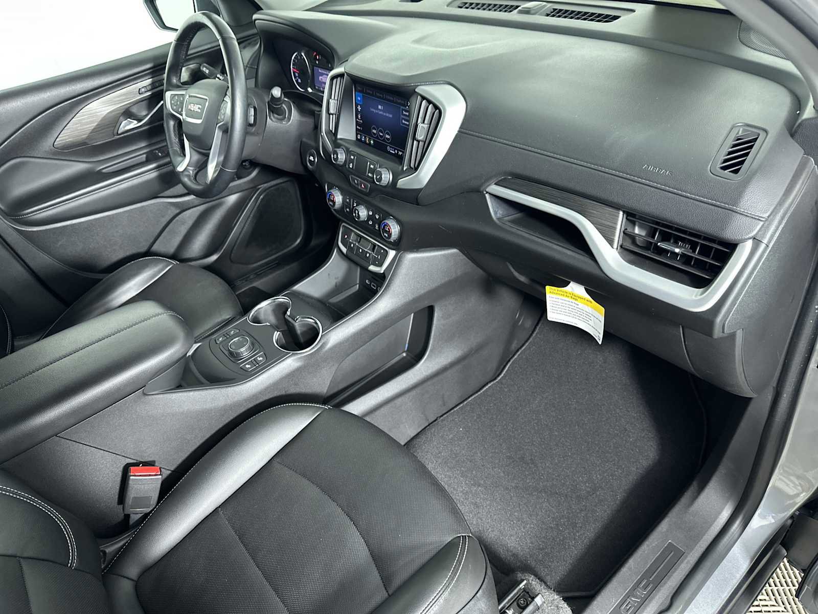 Used 2024 GMC Terrain SLT AWD/4WD image 26
