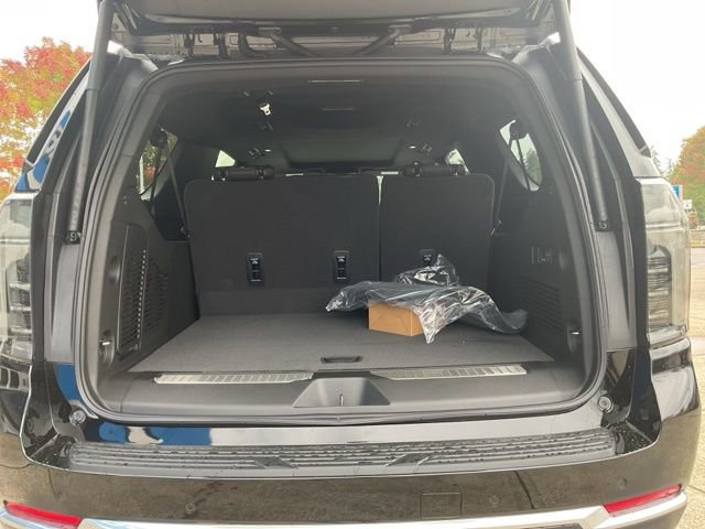 New 2026 Chevrolet Suburban High Country AWD/4WD image 16