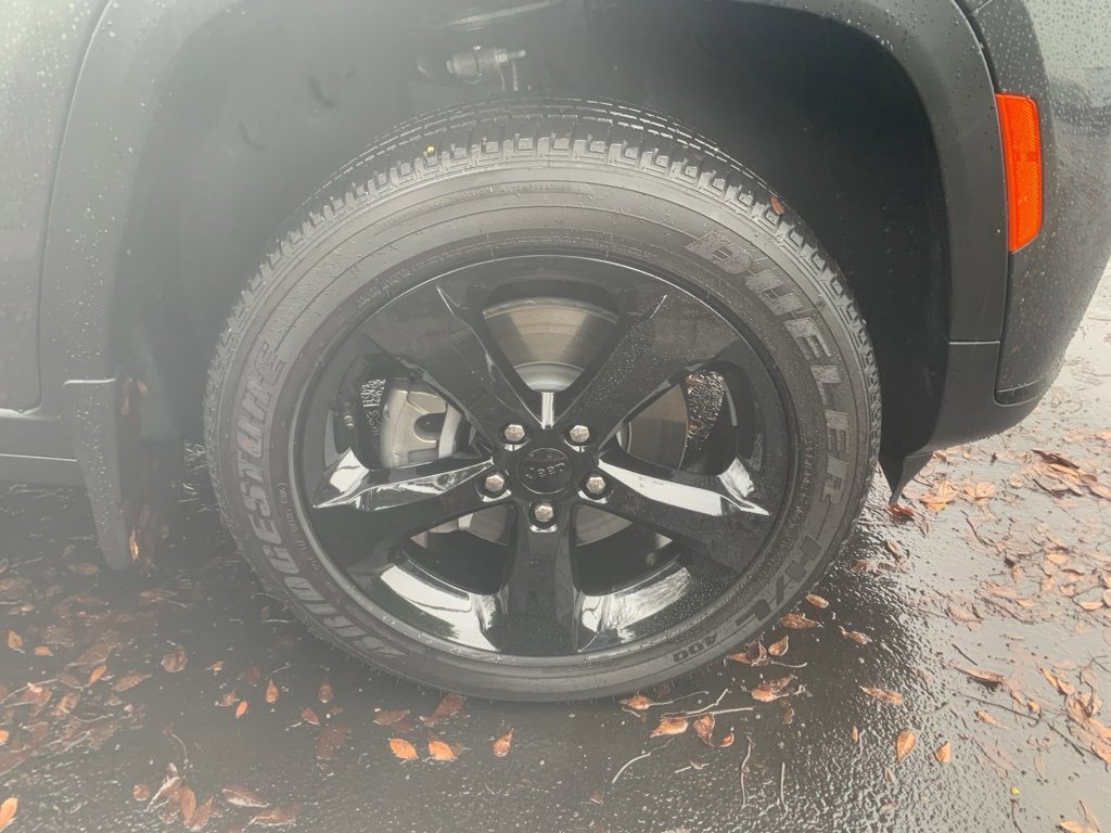 Used 2025 Jeep Grand Cherokee L Altitude image 7