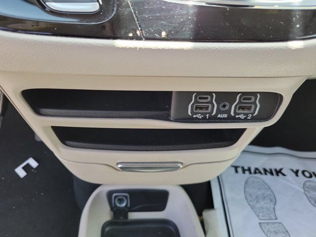 Used 2023 Chrysler Voyager LX FWD image 30