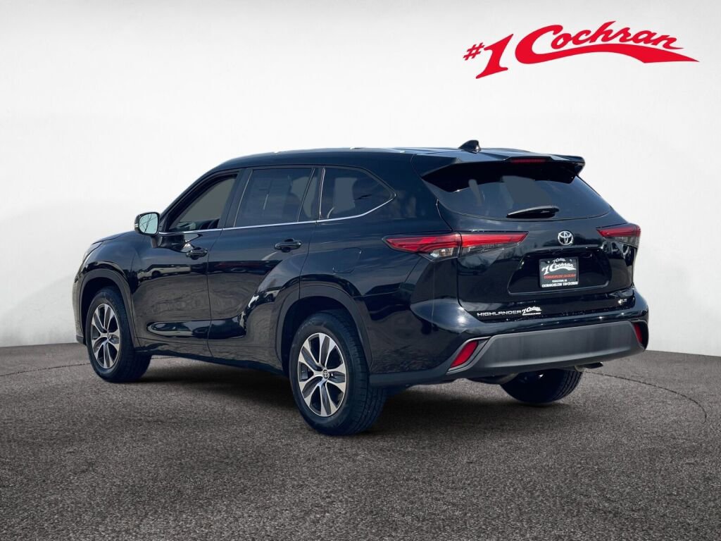 Used 2023 Toyota Highlander XLE image 26