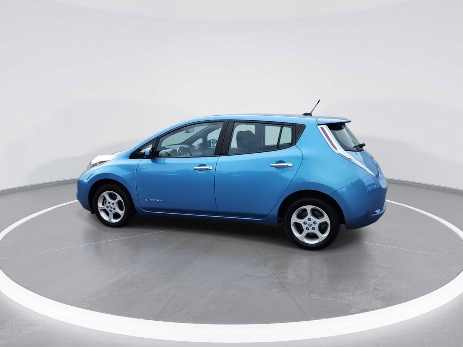 Used 2013 Nissan Leaf SV w/ LED & Quick Charge Pkg FWD image 6