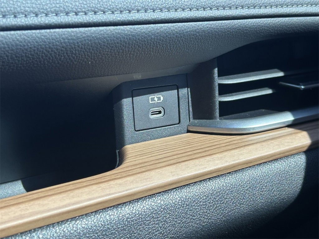 Used 2024 Toyota Grand Highlander Limited image 30