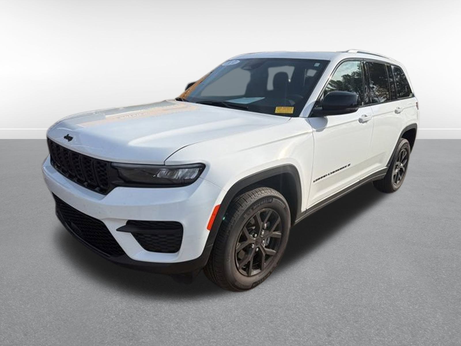 Used 2025 Jeep Grand Cherokee Altitude