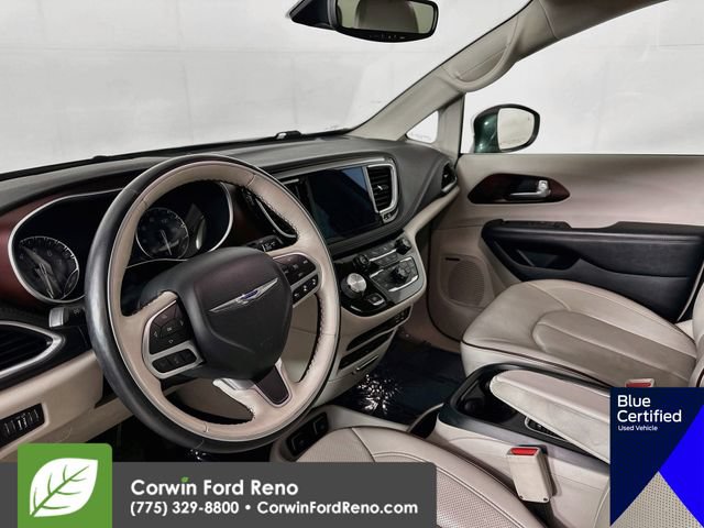 Used 2017 Chrysler Pacifica Limited FWD image 12