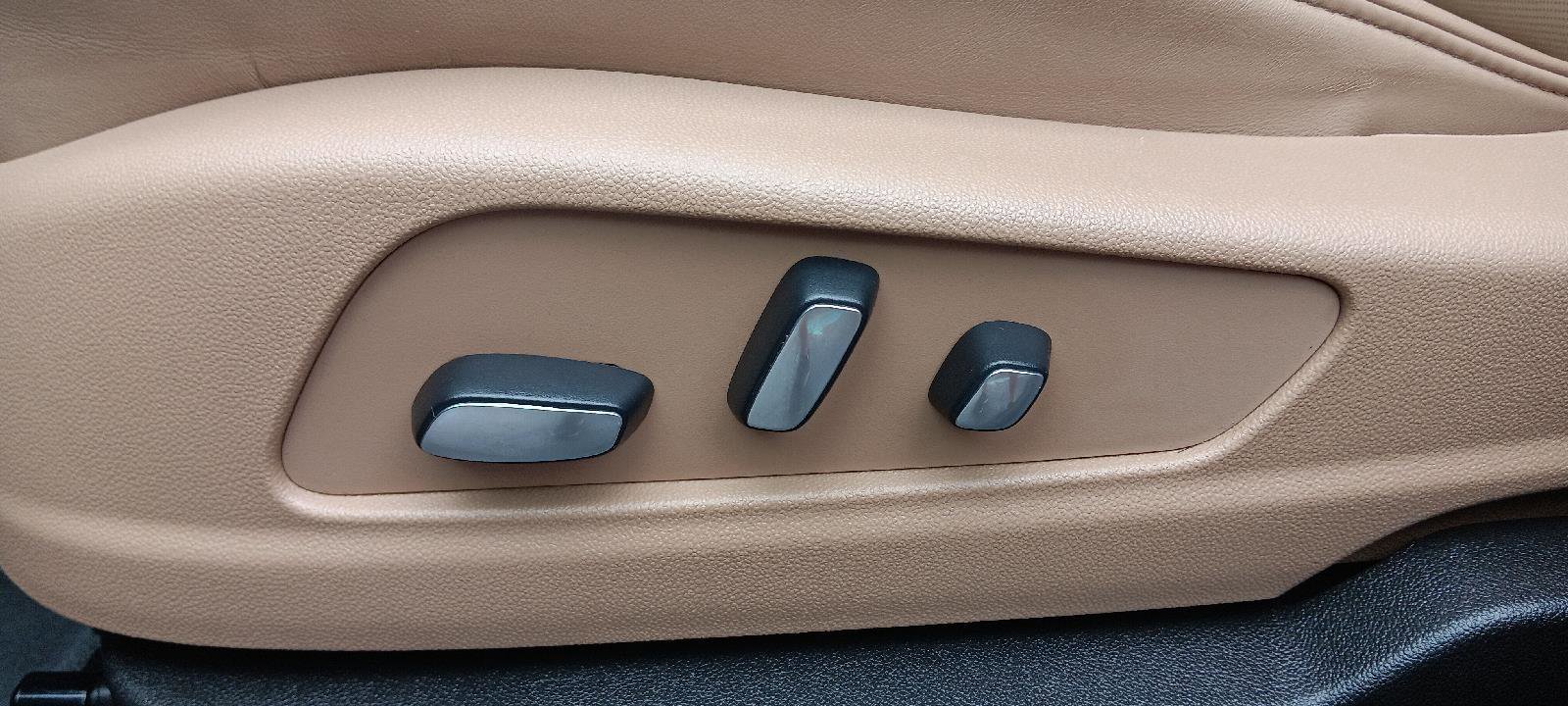 Used 2021 Cadillac XT5 Premium Luxury w/ Platinum Package image 10