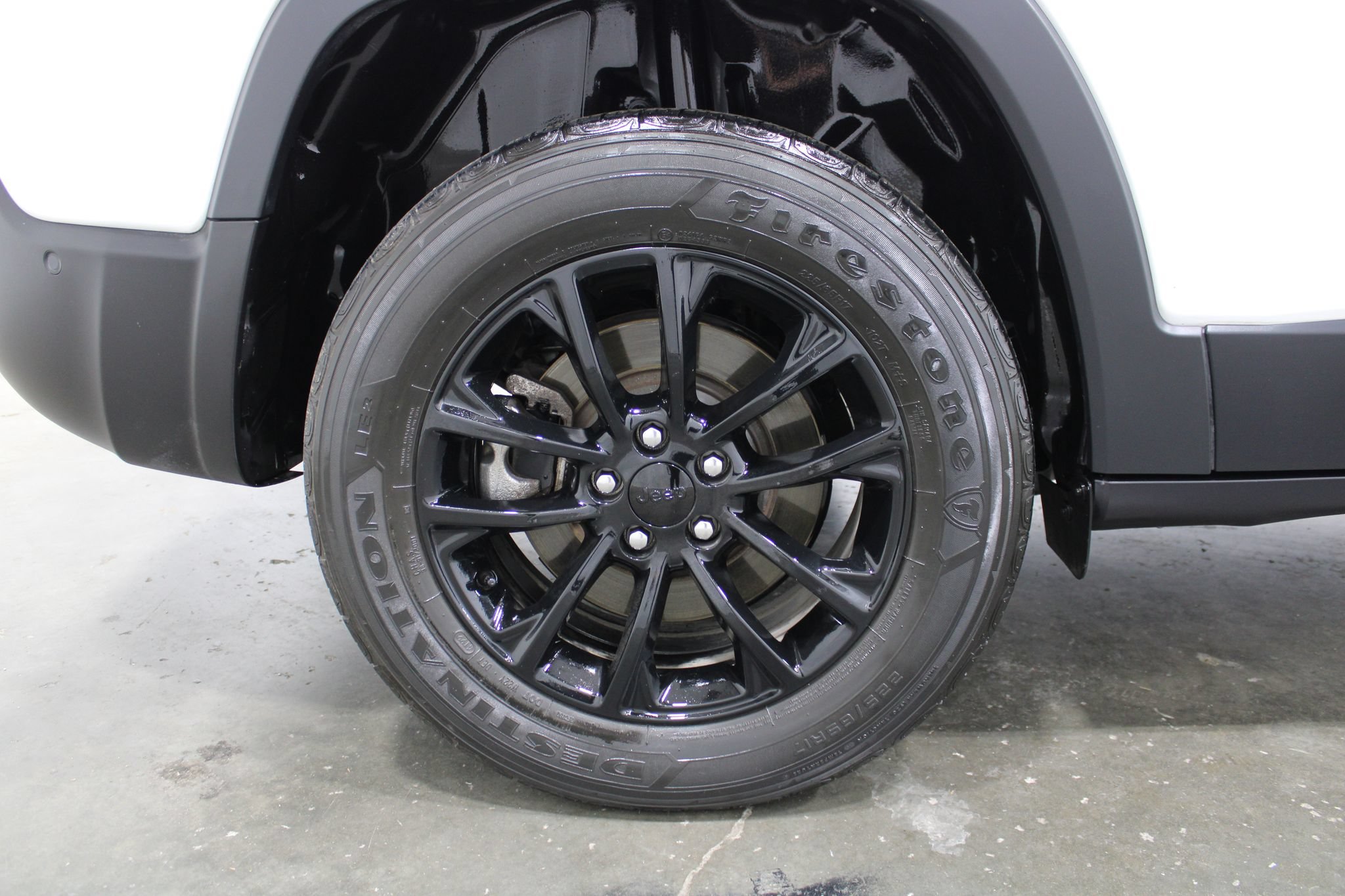 Used 2023 Jeep Cherokee Altitude Lux AWD/4WD image 5