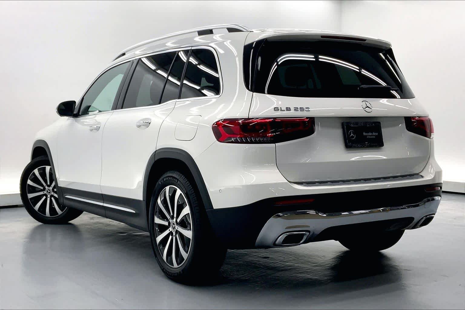 Certified 2022 Mercedes-Benz GLB 250 image 2