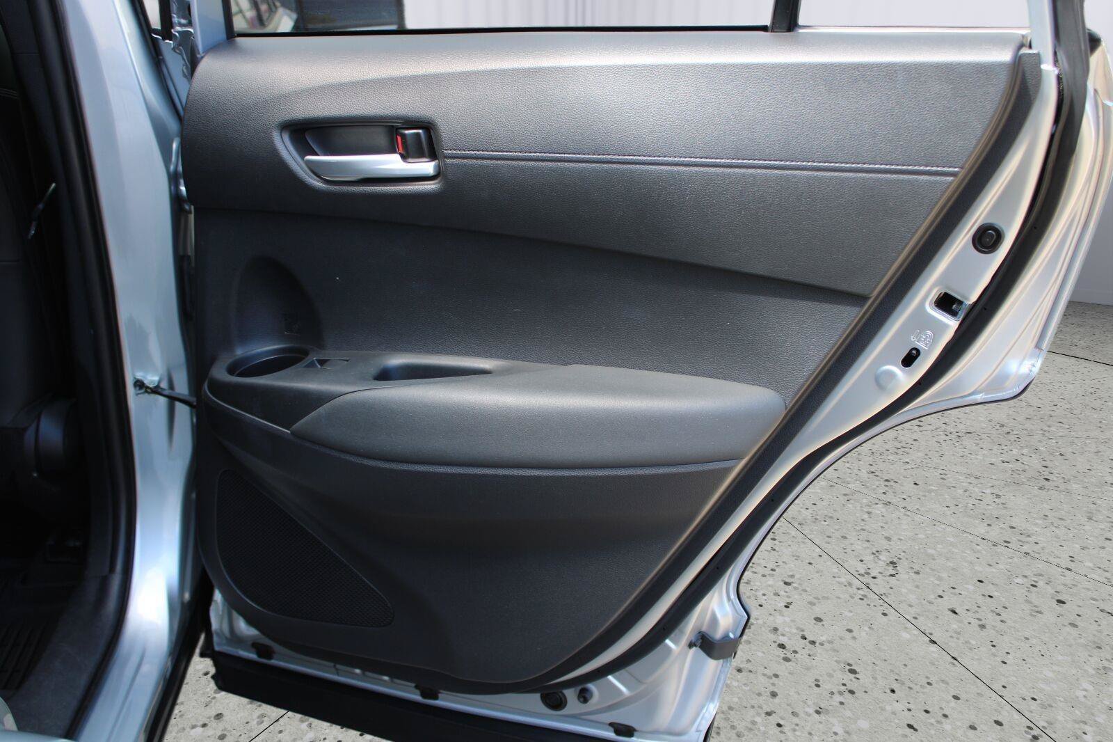 Used 2022 Toyota Corolla Cross XLE w/ Convenience Package FWD image 43