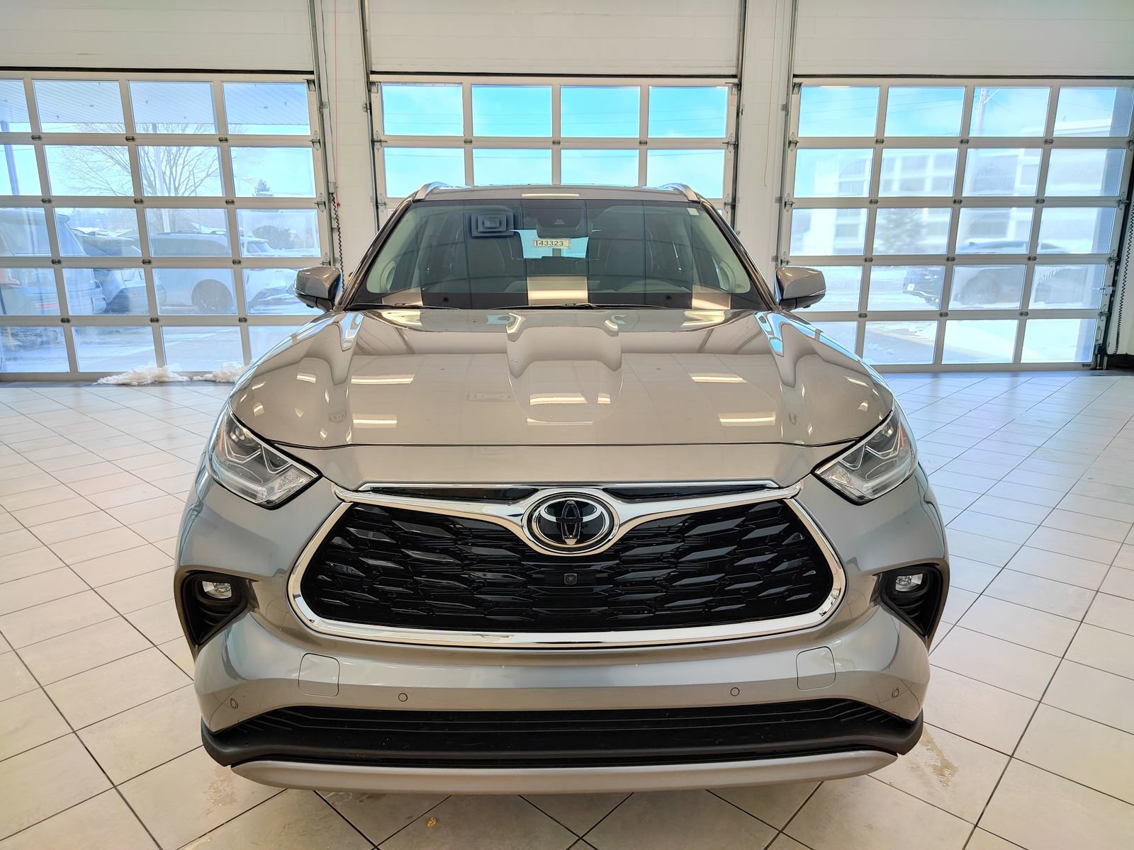 New 2026 Toyota Highlander Platinum image 8