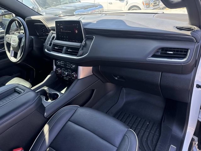 Used 2024 GMC Yukon XL SLT w/ SLT Luxury Package image 16
