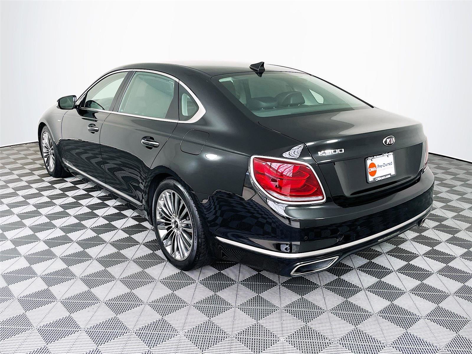 Used 2019 Kia K900 Luxury w/ VIP Package image 6