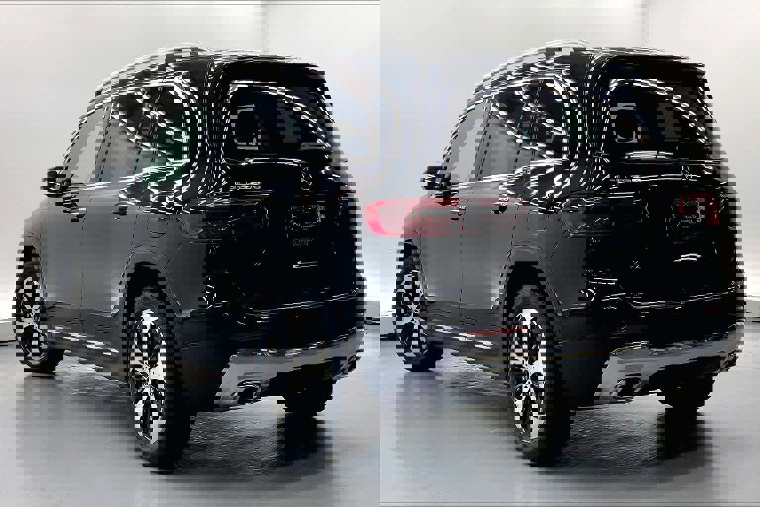 Used 2025 Mercedes-Benz GLB 250 image 2