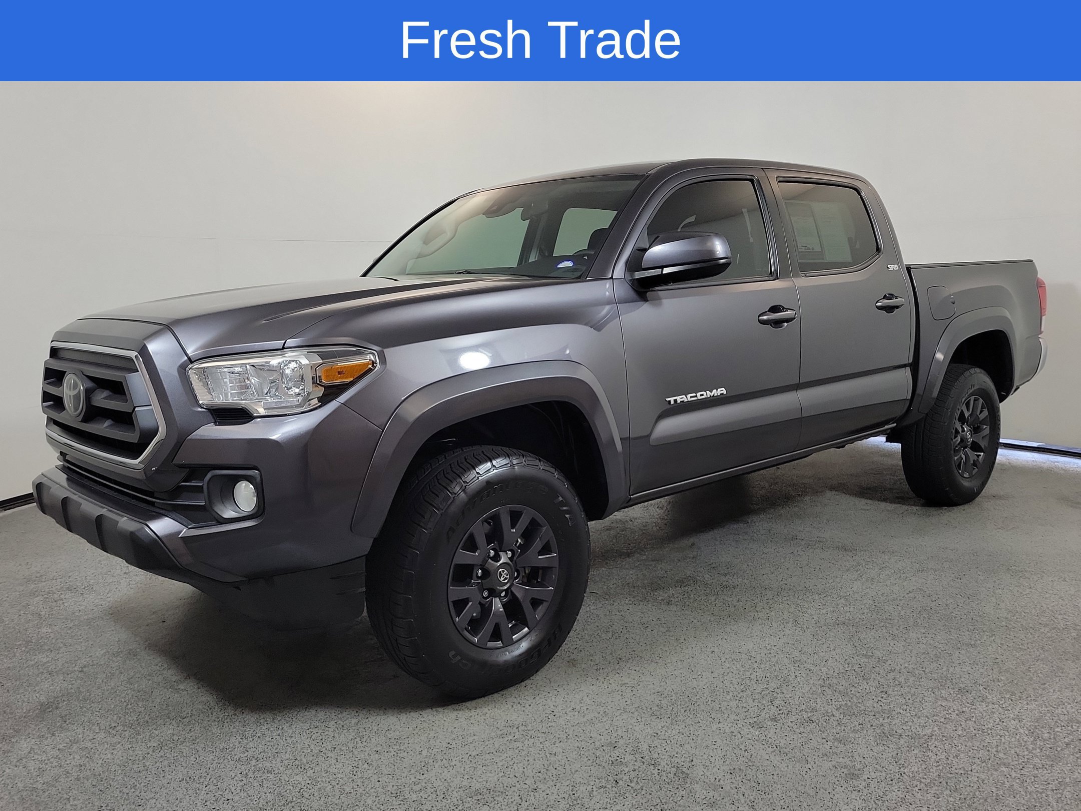 Used 2022 Toyota Tacoma SR5 w/ SR5 Appearance Package (SM) RWD image 3