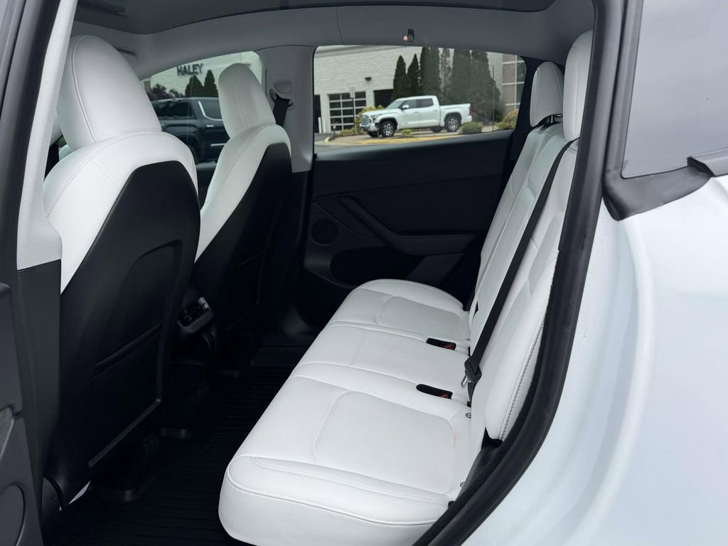 Used 2024 Tesla Model Y Long Range AWD/4WD image 14