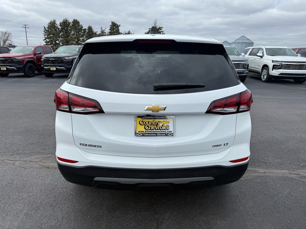 Used 2024 Chevrolet Equinox LT AWD/4WD image 4