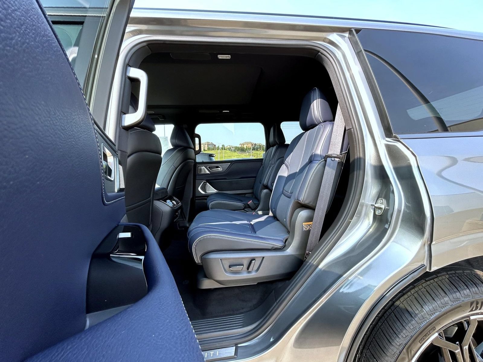 New 2027 INFINITI QX80 Sensory AWD/4WD image 21