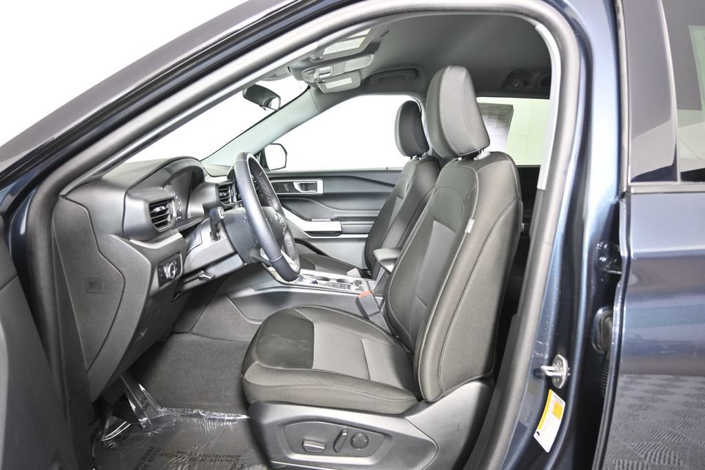 Used 2024 Ford Explorer XLT AWD/4WD image 21