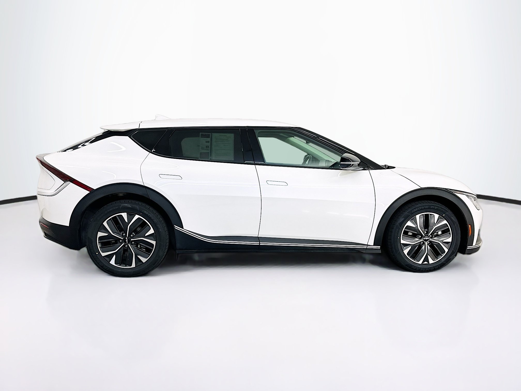 Used 2024 Kia EV6 Light AWD/4WD image 10